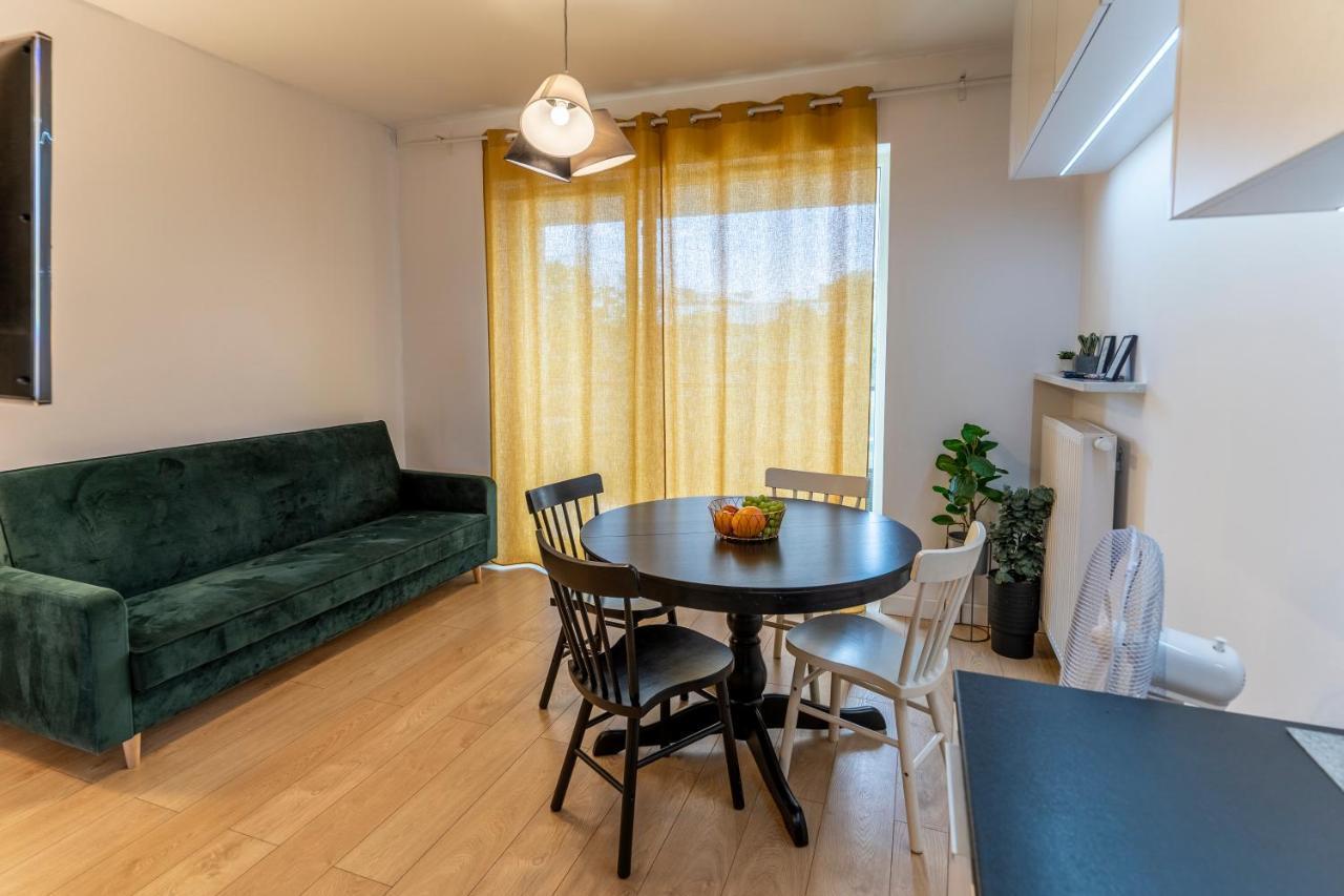 First -- Green Zoliborz Apartment 2 Varsovie Extérieur photo
